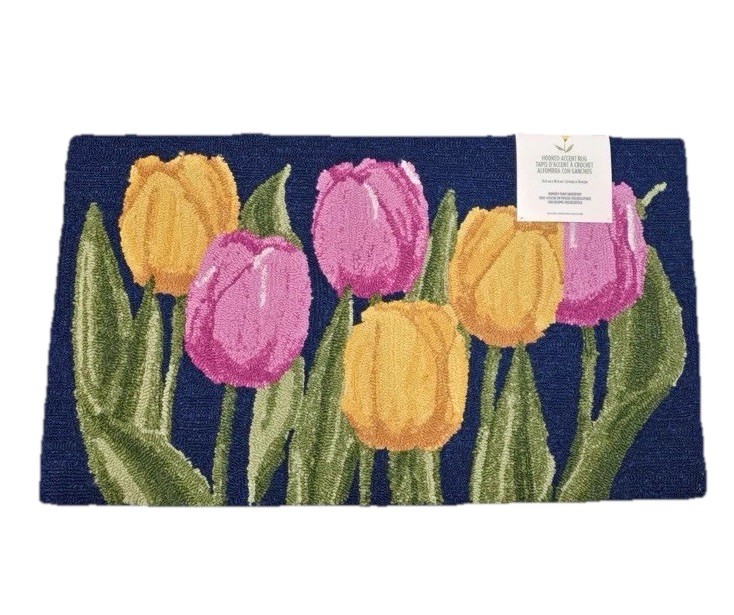 Hand Hooked Accent Rug, 22” x 38” Tulips memory foam underfoot NWT
