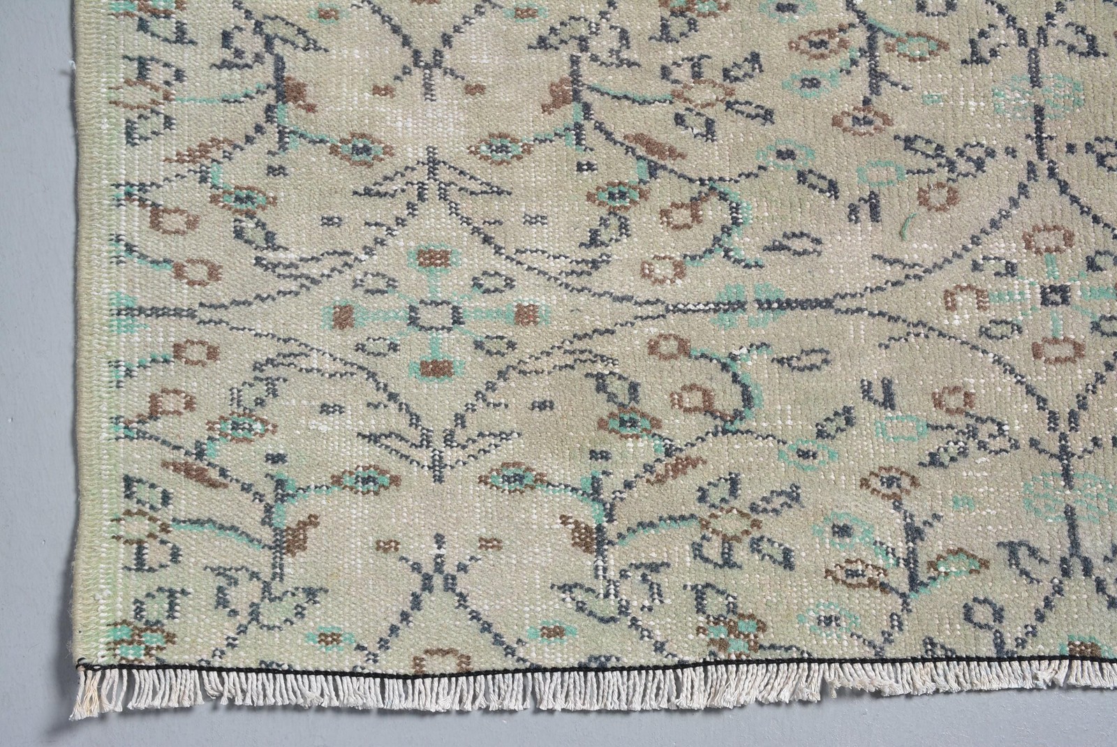 Turkish Vintage Area Rug 4,1×6,3 ft (124×192 cm), Green Oriental Rug