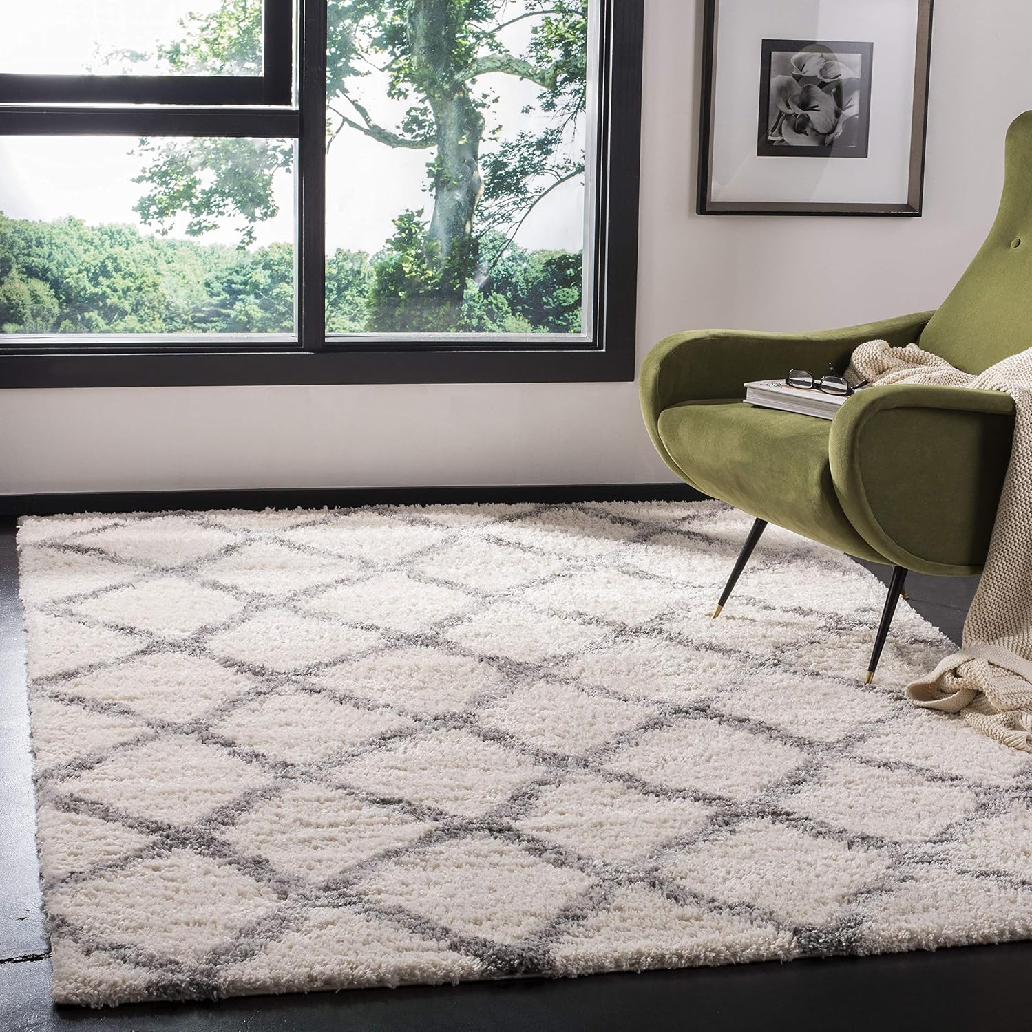 SAFAVIEH Berber Shag Collection 3’3″ X 5’3″ Ivory/Grey BER215B Moroccan Non-Shed