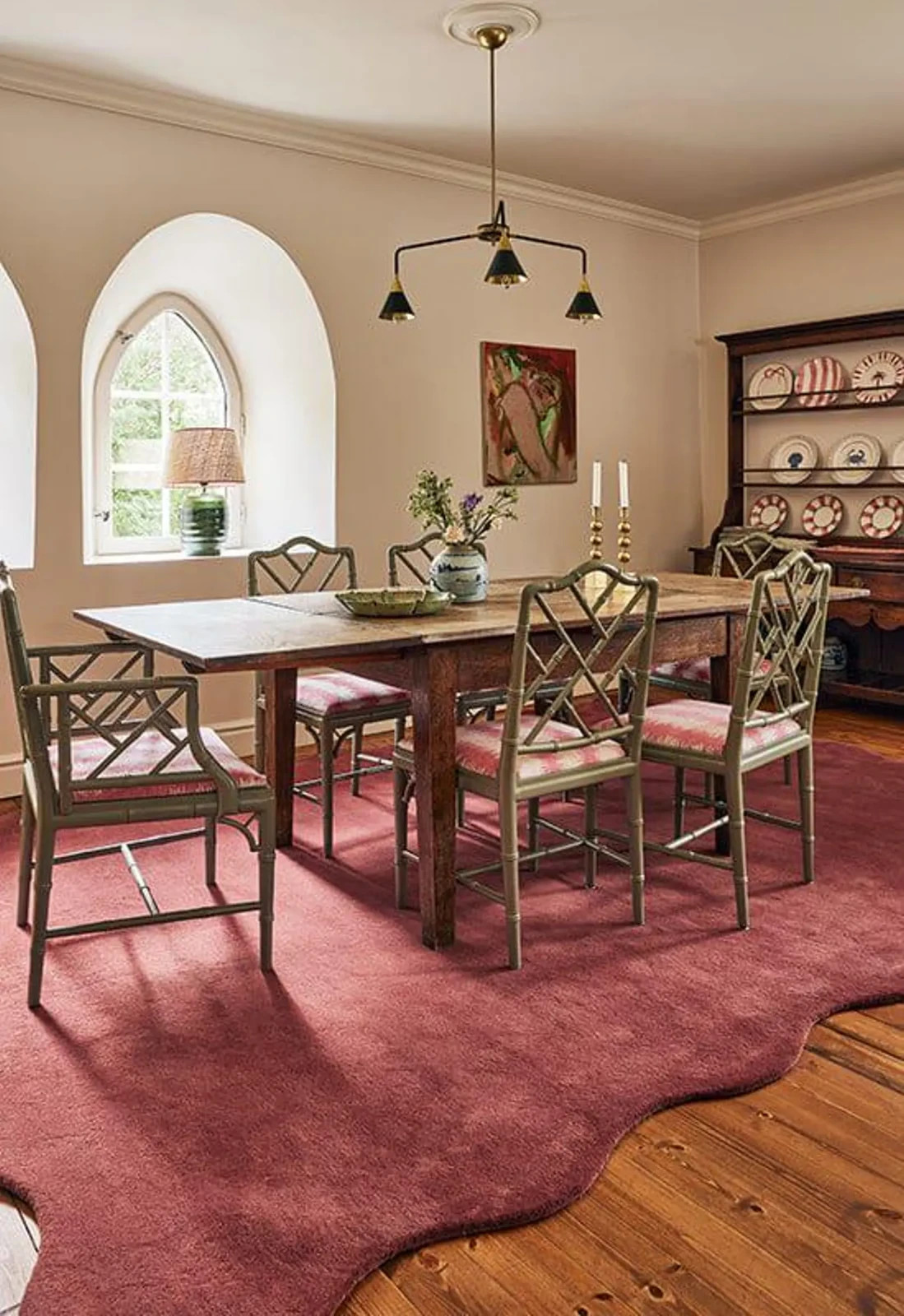 Hand Tufted Rug, Scalloped Edge Carpet Luxury Burgundy Red Wavy Hand-Tufted Wool