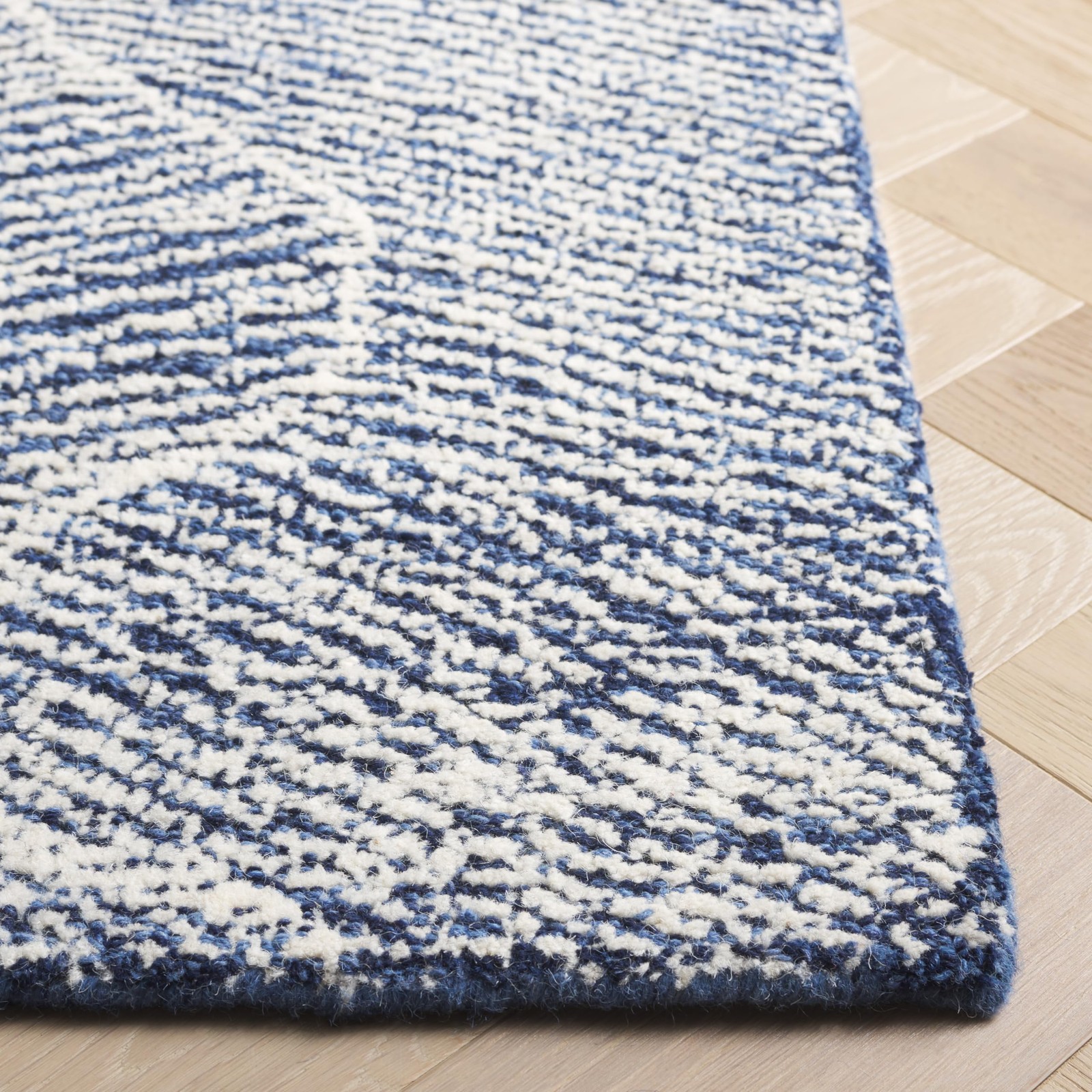 Safavieh Metro Collection Accent Rug – 3 X 5 Navy Ivory Handmade Wool Ideal For