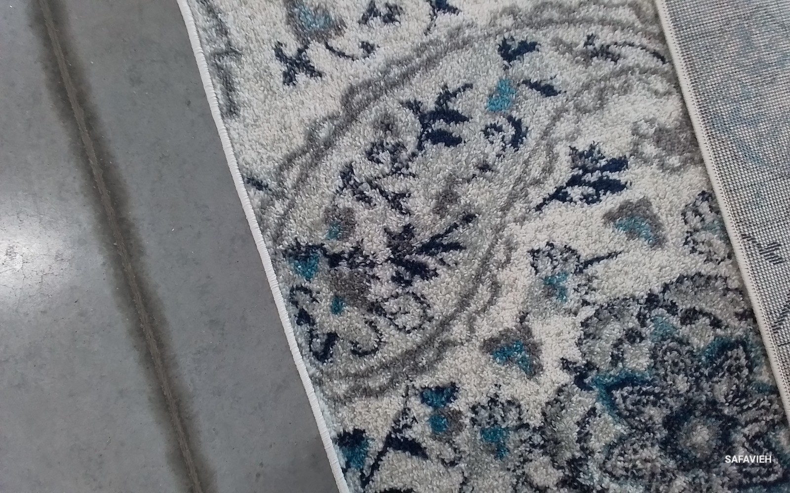 CREAM / LIGHT GREY 5′-3″ x 7′-6″ Flaw in Rug, Reduced Price 1172779439 MAD600C-5