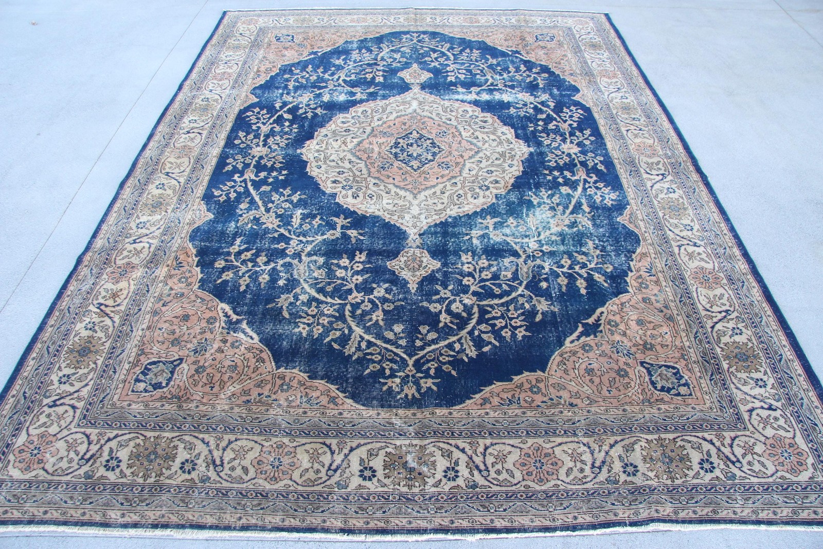 Vintage Oversize Rug 9×12,1 ft, Blue Beige Patchwork Rug Wool