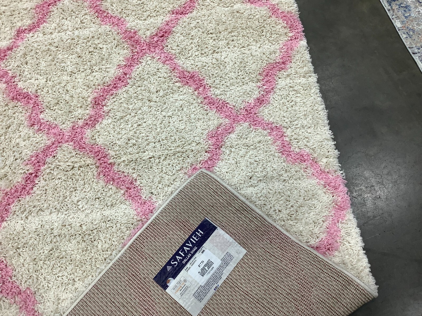 IVORY / LIGHT PINK 5′-1″ x 7′-6″ Flaw in Rug, Reduced Price 1172679065 SGD257P-5