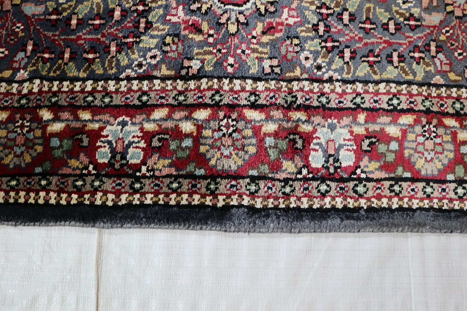 2’6″ x 4’0″ ft. Kashmiri Hand Knotted Oriental Traditional Area Rug