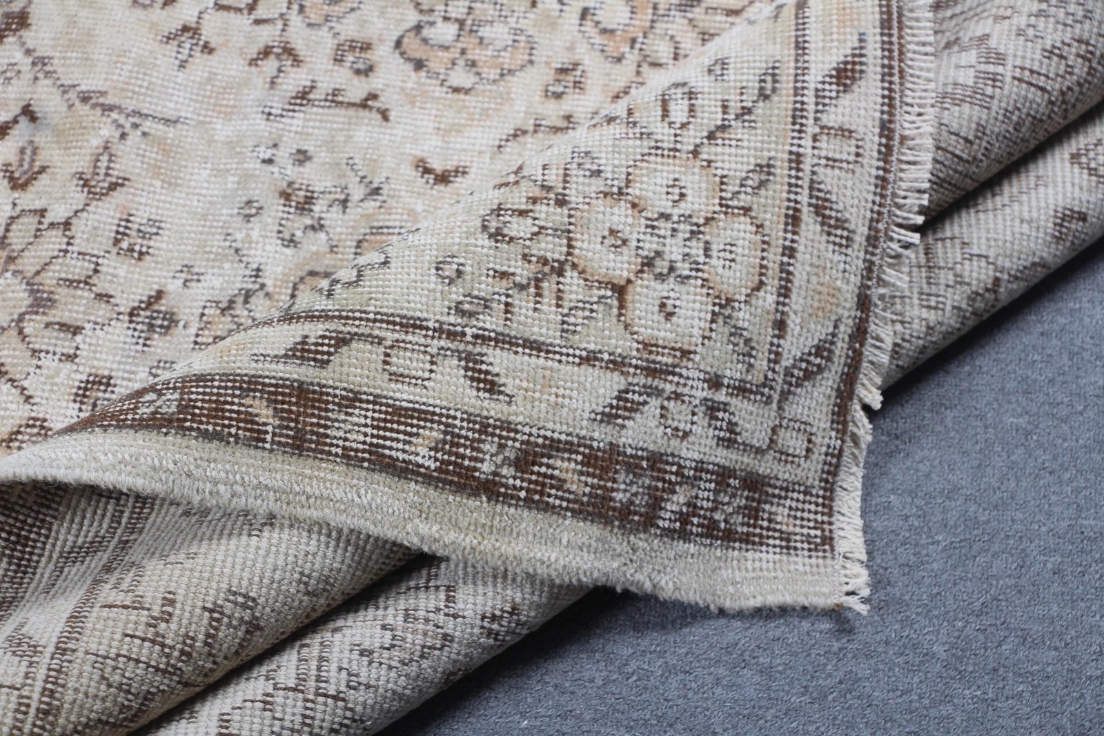 Vintage Rug, 7×10,5 ft Oversize Rug, Beige Brown Wool Rug