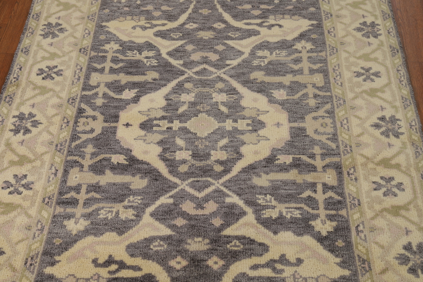 Luxurious Handcrafted Indian Wool Rug Thick Plush 4×6 ft