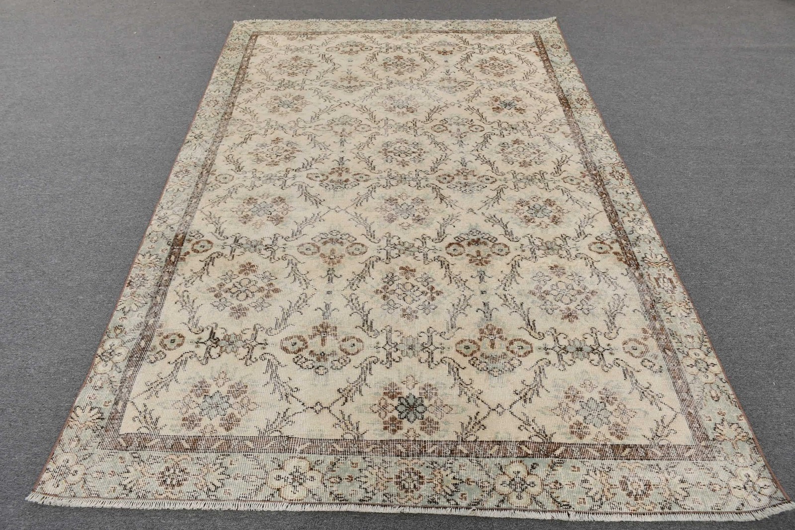 Turkish Vintage Large Rug 5,6×8,8 ft, Brown Wool Rug