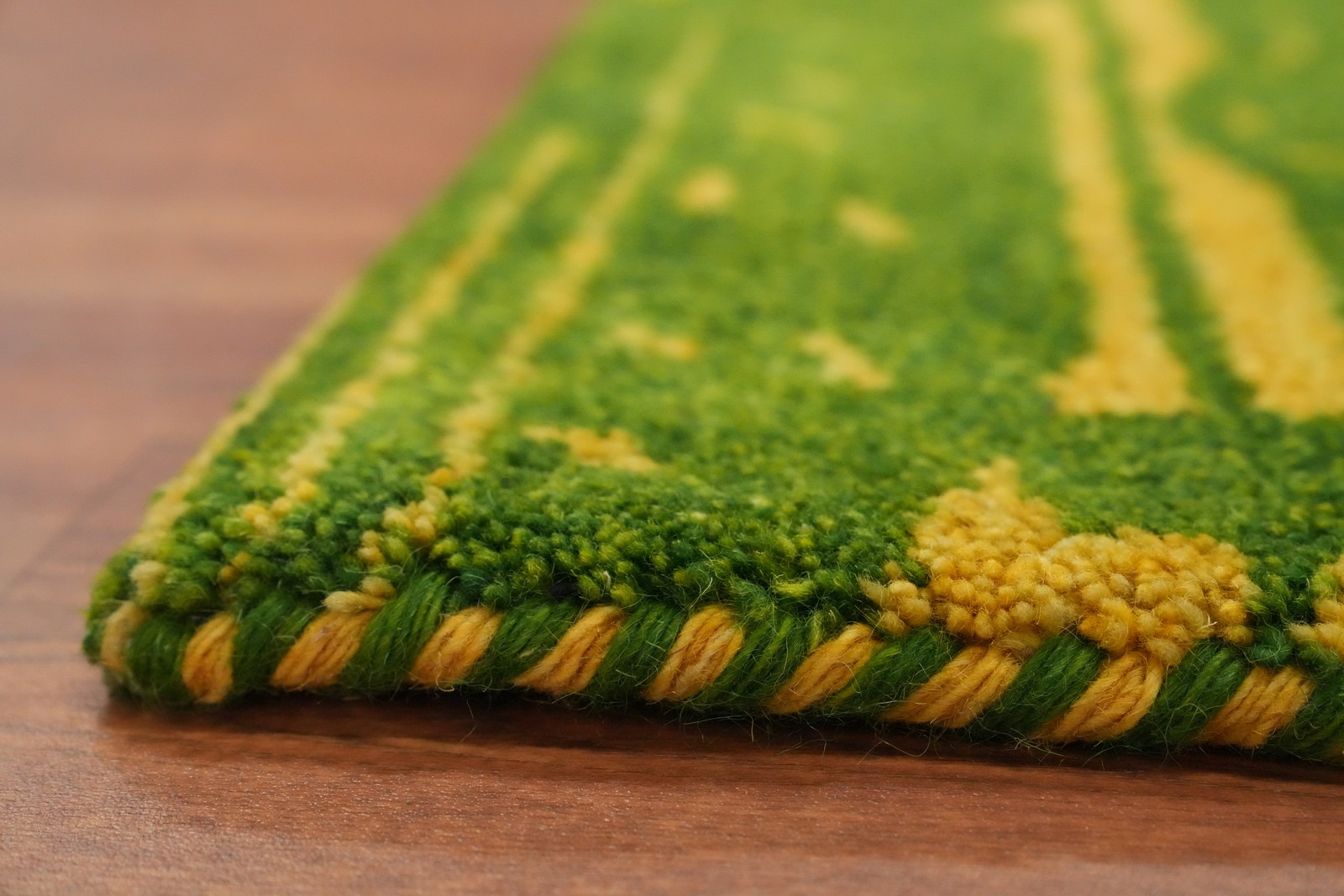 Green/ Gold Area Rug 5×8 Handmade Wool Contemporary Lines Design