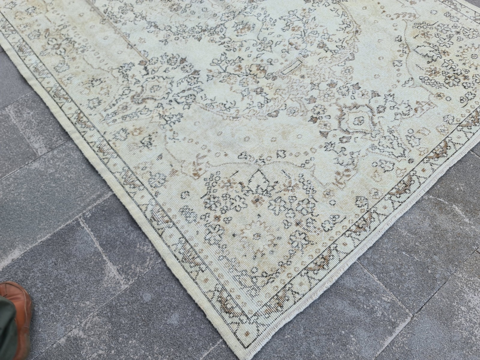 Large Vintage Turkish Rug 5.6×9.4 Oushak Wool Hand Knotted 67×113”