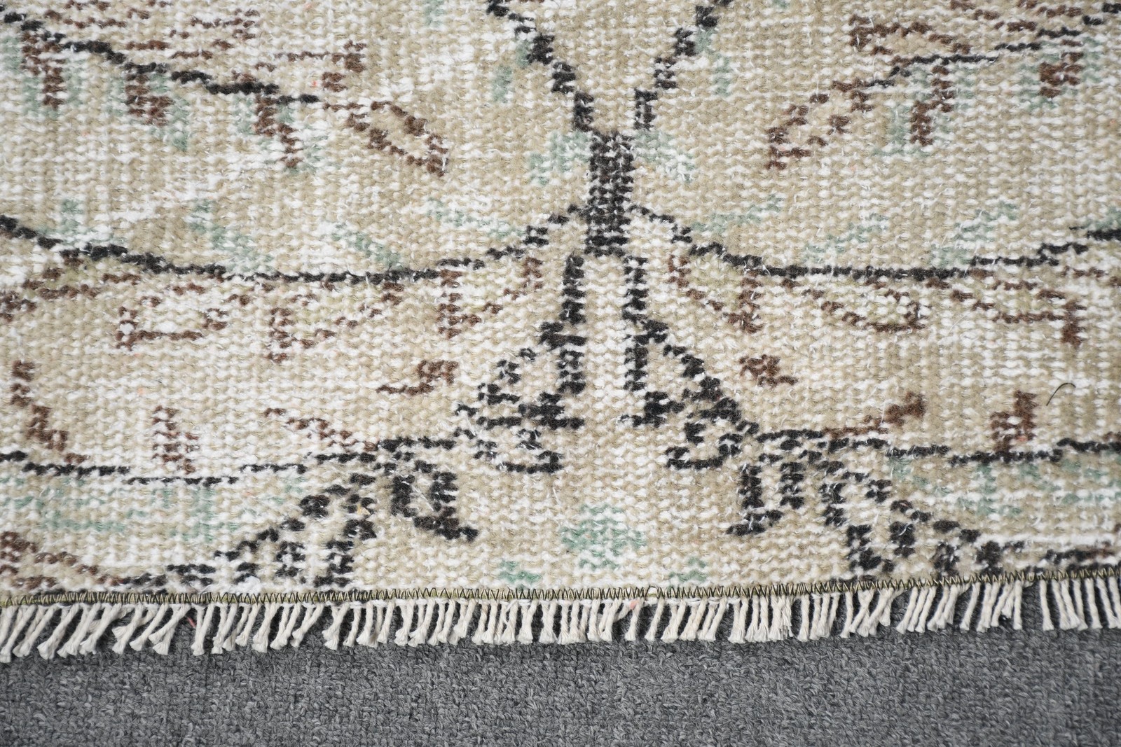 Turkish Rug 4,3×8,3 ft, White Black Check Wool Vintage Rug