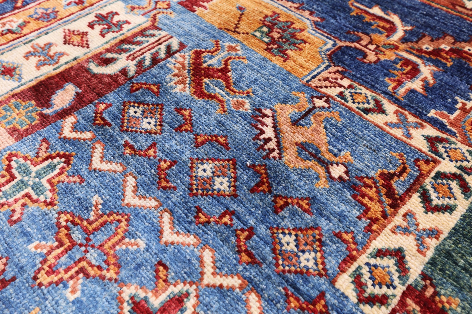 Handmade Super Kazak Wool Rug 5′ 5″ X 8′ 0″ – Q11085