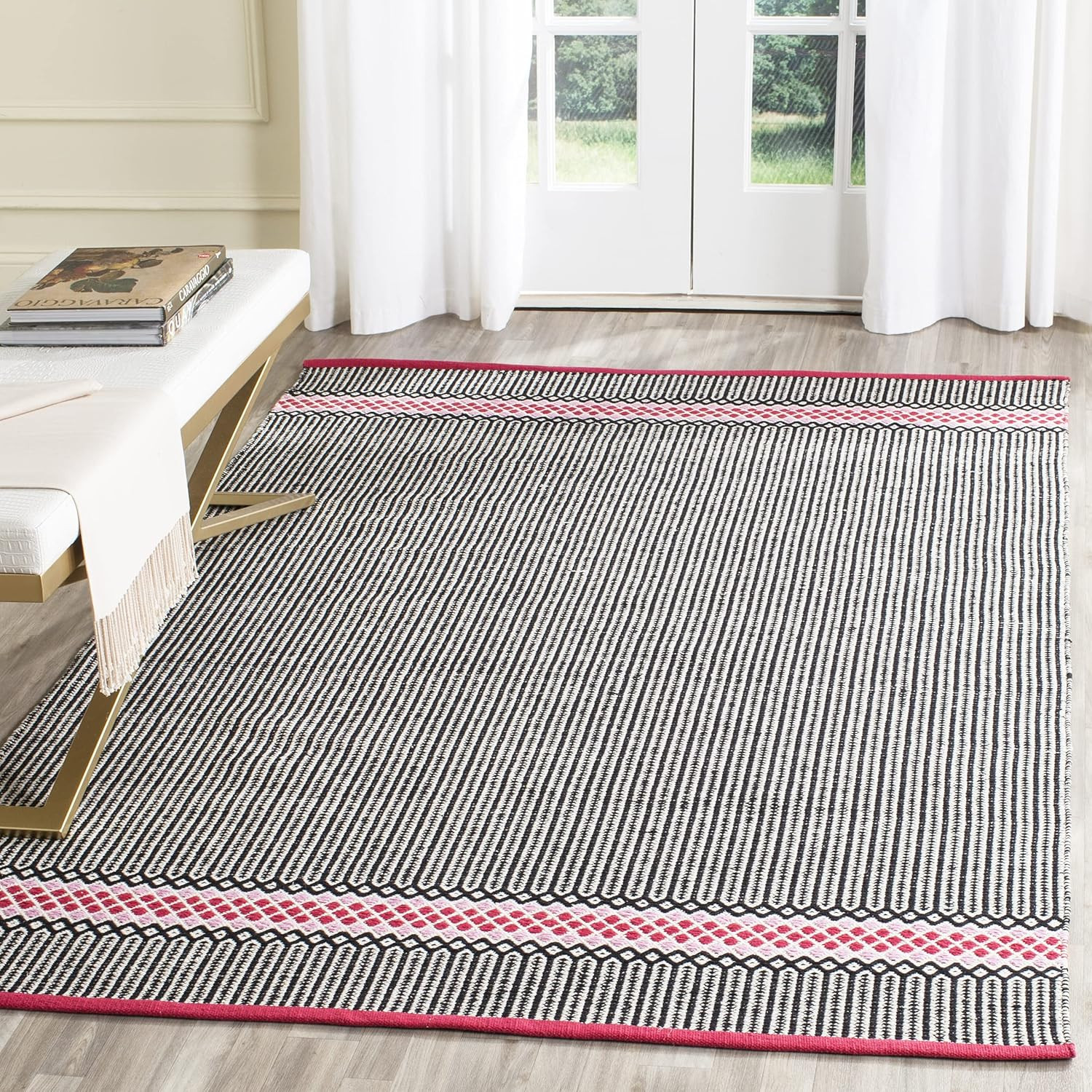 Handmade Montauk Accent Rug 4′ x 6′ – Light Pink & Multi for High Traffic Areas