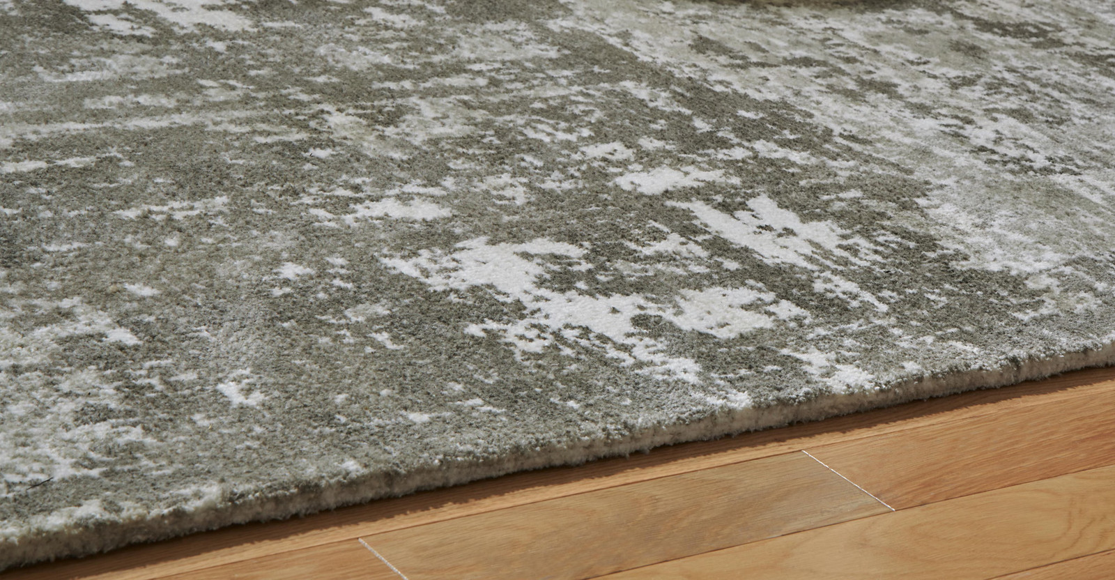 Signature Design by Ashley Valmontic 5′ x 7′ Area Rug, Gray Ivory Abstract