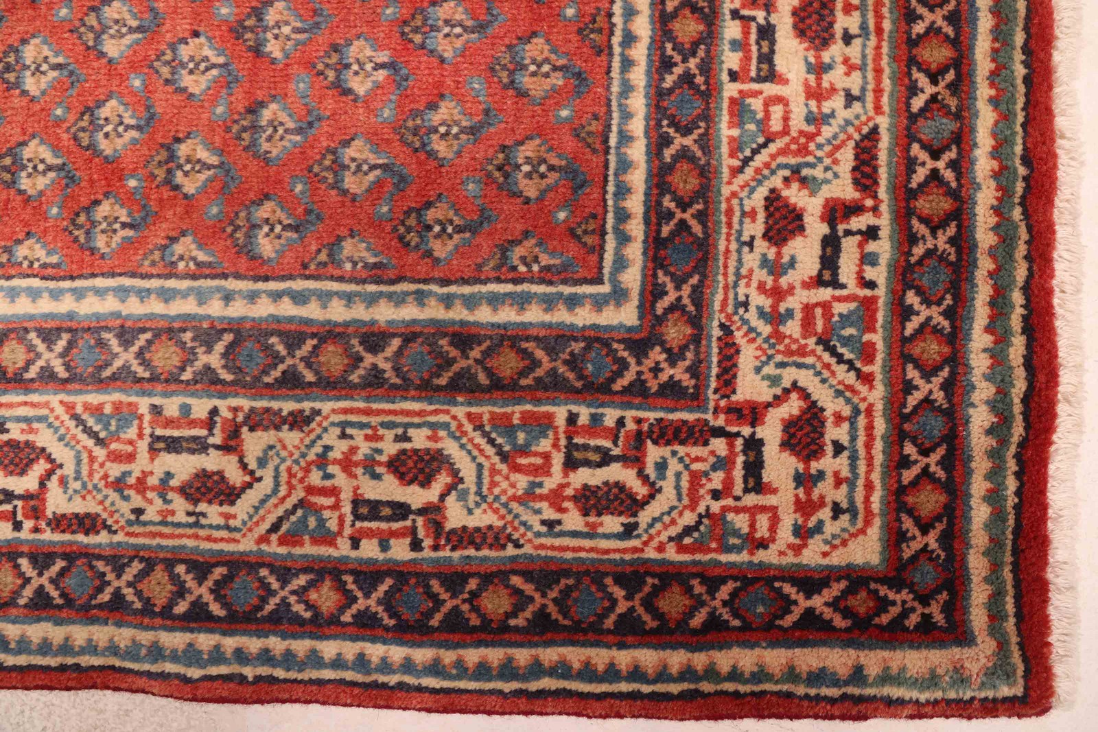 Vintage 4’4″ x 6’10” Traditional Hand Knotted Vegetable Dye Wool Area Rug