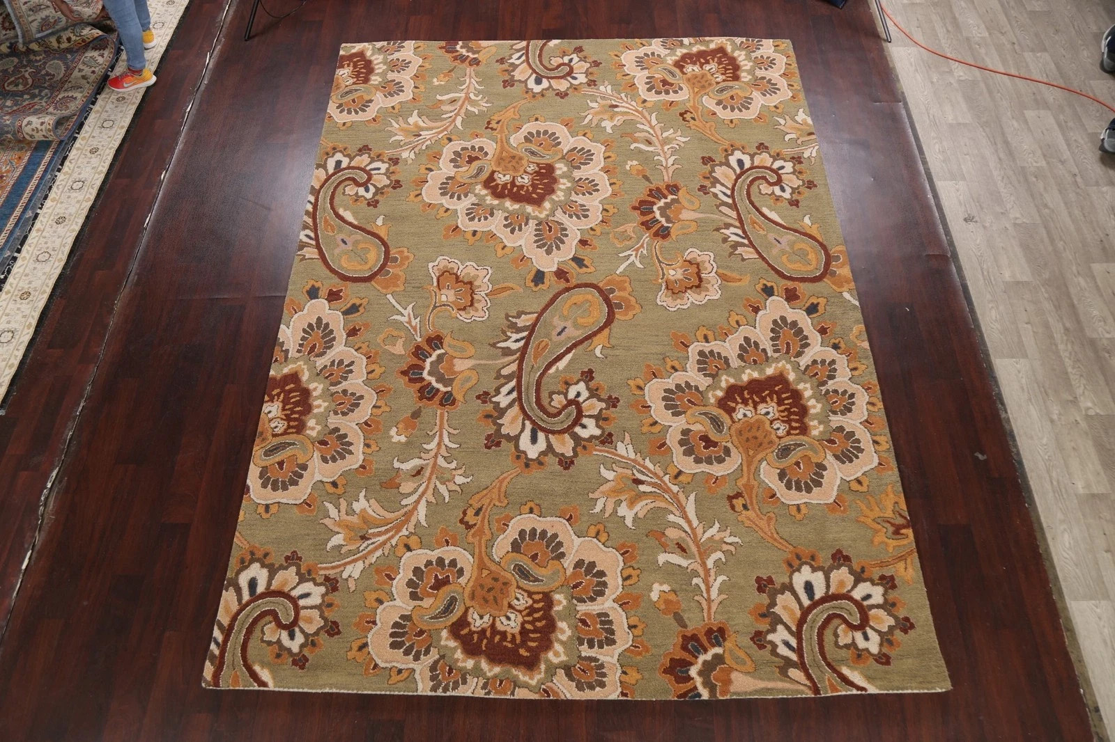 Elegant Floral Paisley Green Rug Sophisticated Interiors Hand-tufted Carpet