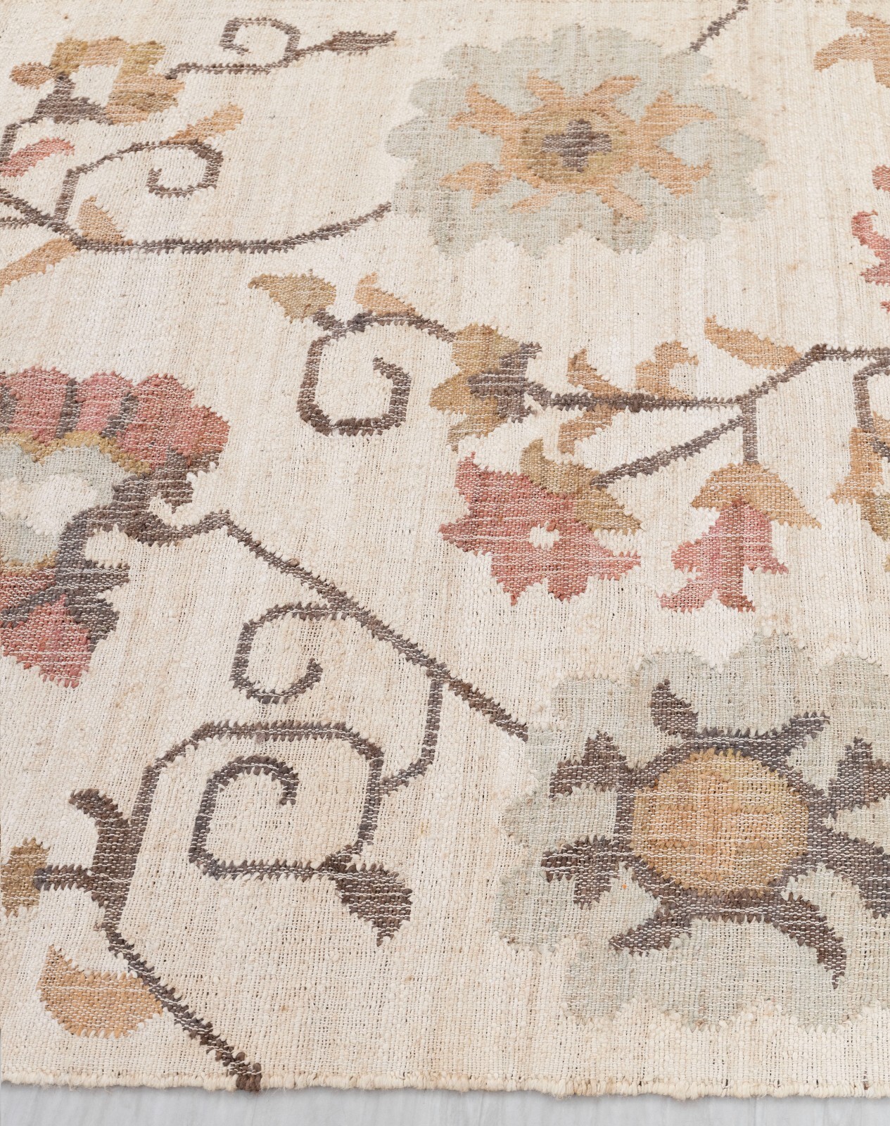 Jute Hand Woven High Quality Floral Style Bohemian Decor Flatweave Kilim Rug