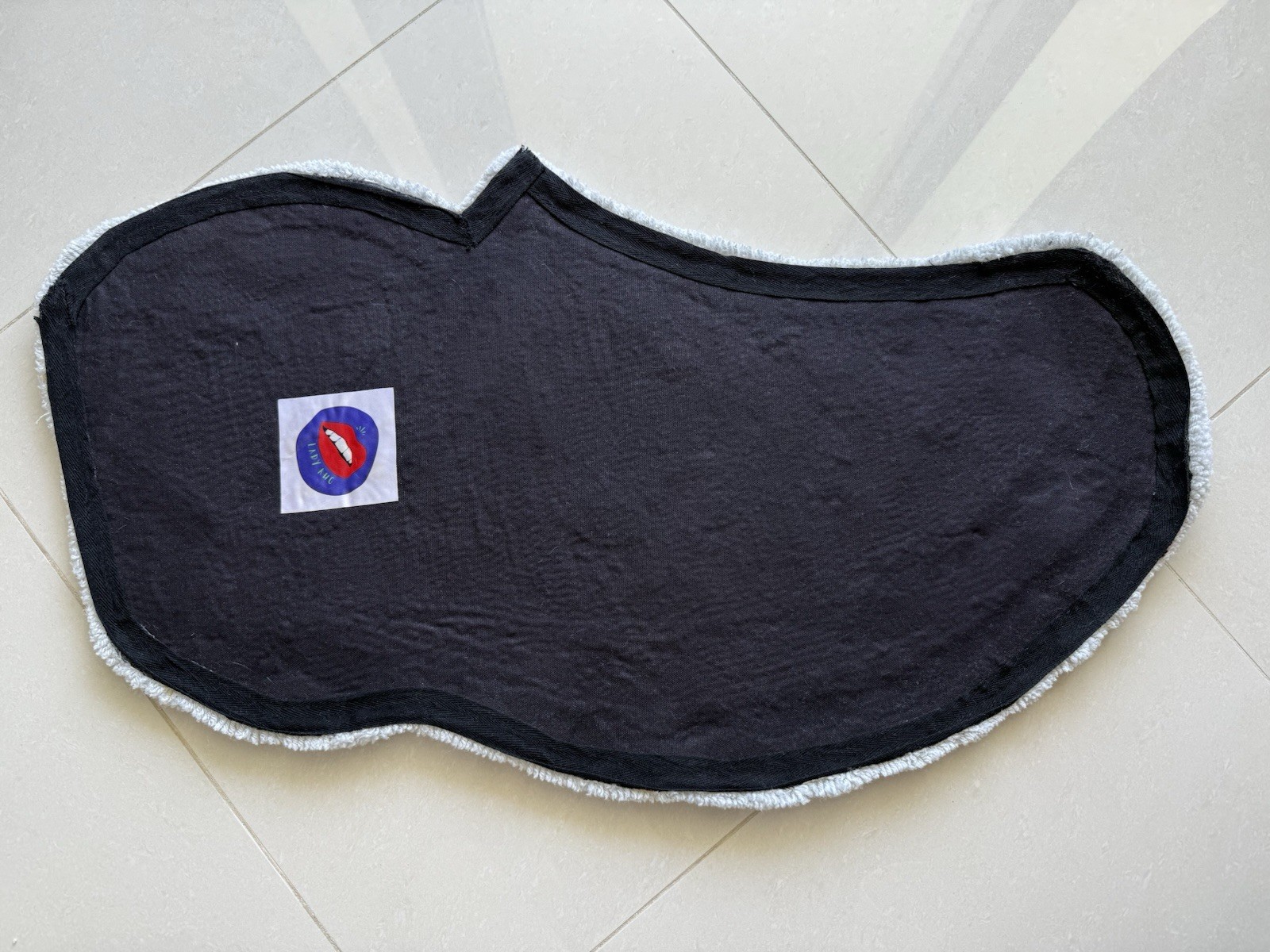 Handmade Tufted Crocs-Shaped Rug – Unique, Playful, and Comfortable Decor