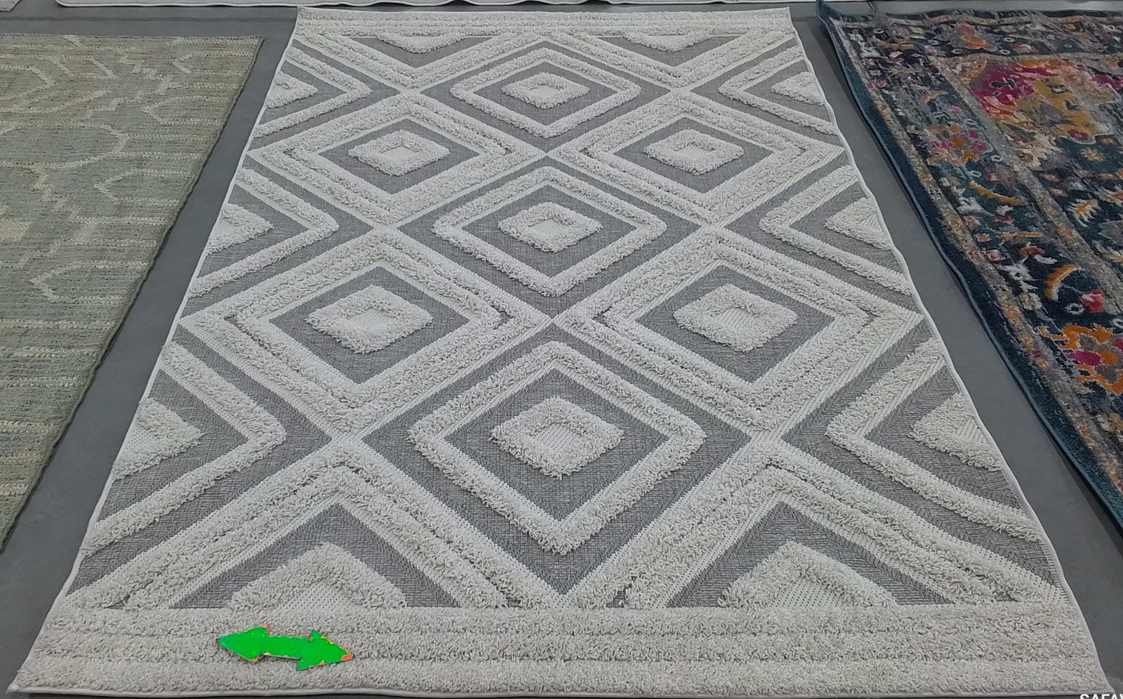 IVORY / GREY 5′-3″ x 7′-7″ Flaw in Rug, Reduced Price 1172795503 COT202B-5