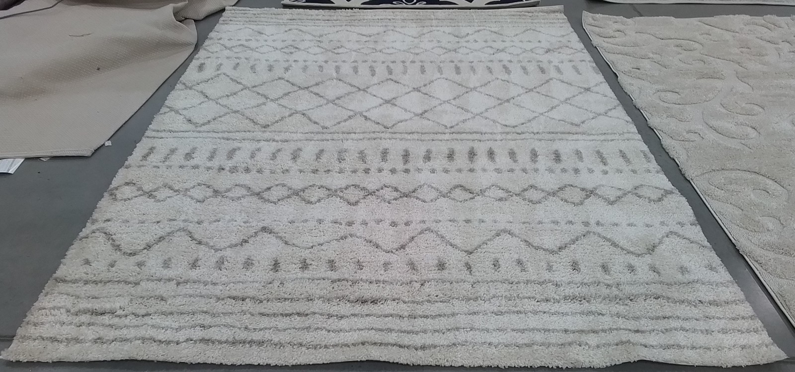 IVORY / BEIGE 8′-0″ x 10′-0″ Back Stain Rug, Reduced Price 1172790871 ASG741A-8