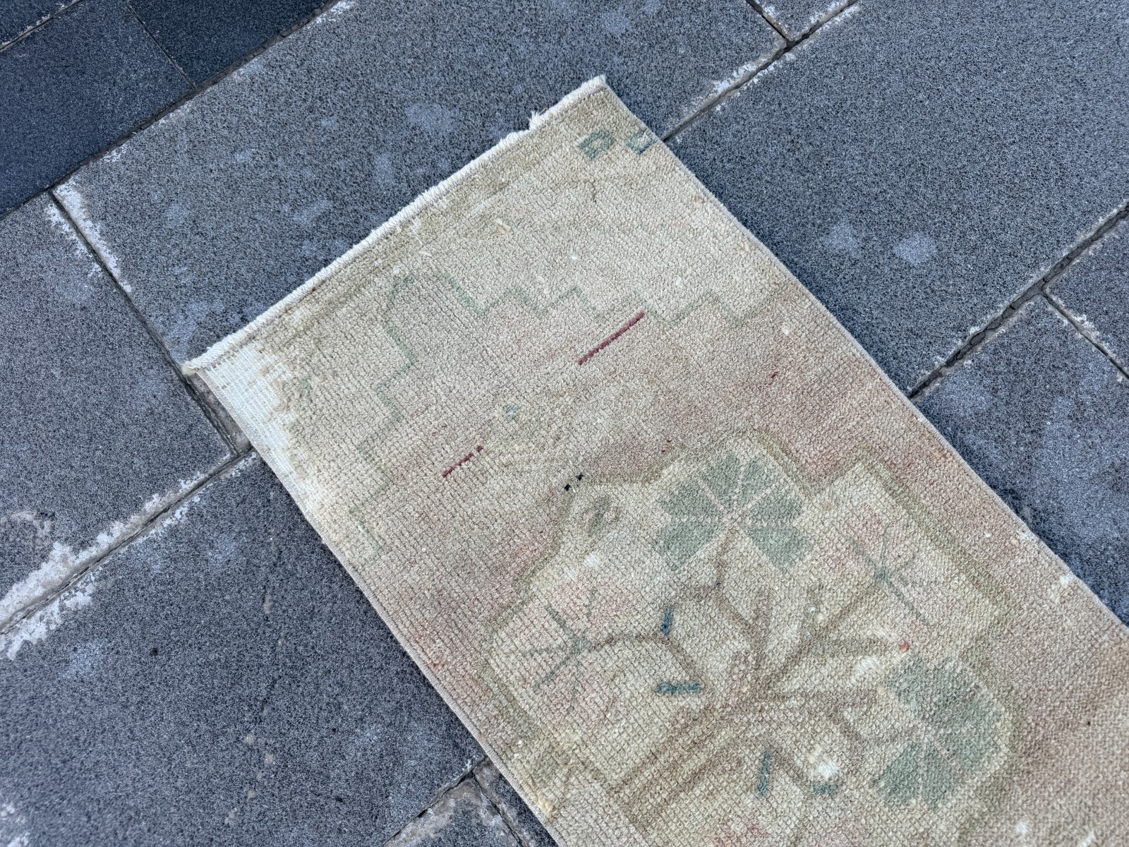 Vintage Oushak Rug 1.4×3 ft Muted Beige Turkish Accent Rug Pastel Sage Boho Mat