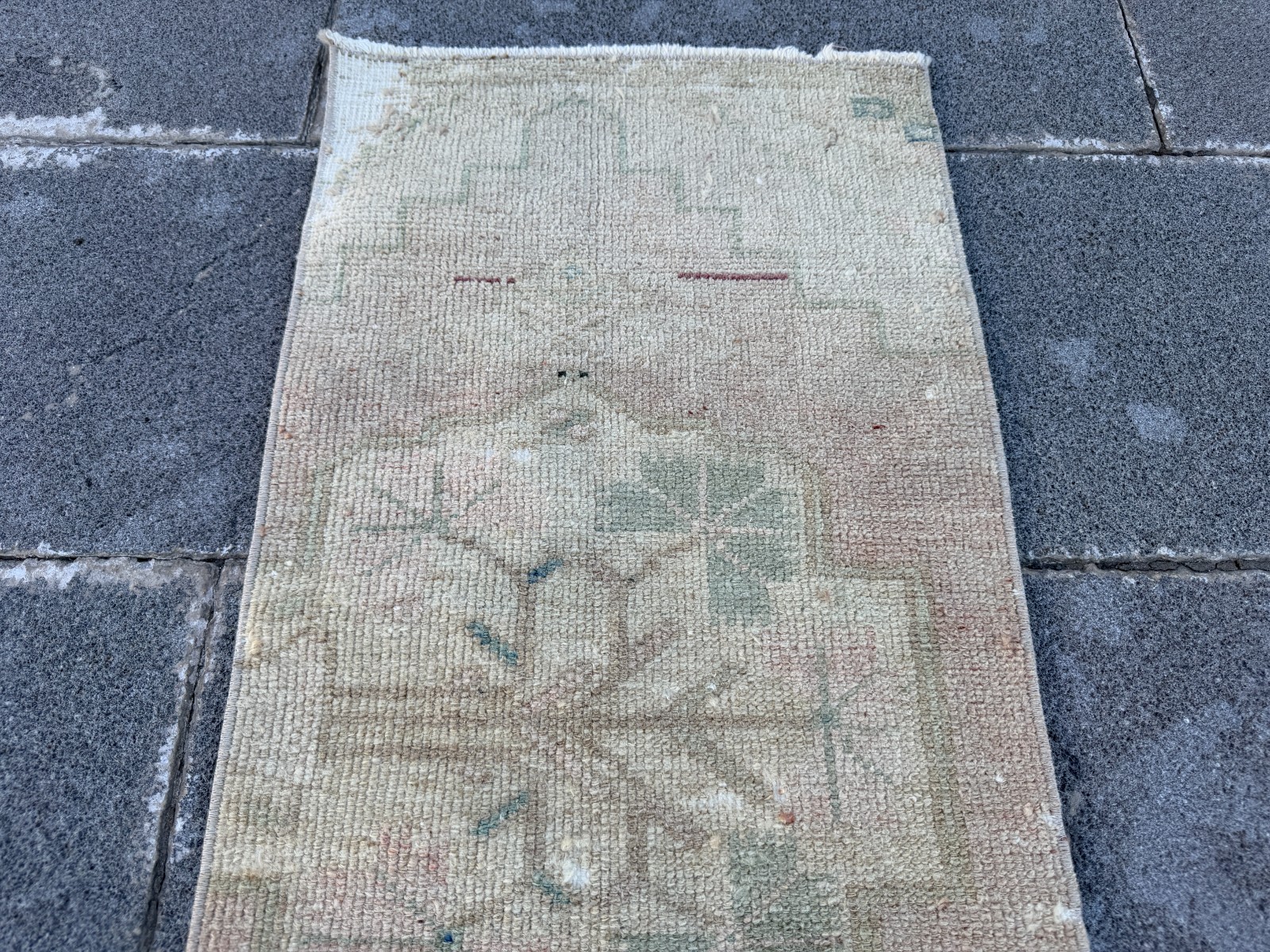 Vintage Oushak Rug 1.4×3 ft Muted Beige Turkish Accent Rug Pastel Sage Boho Mat