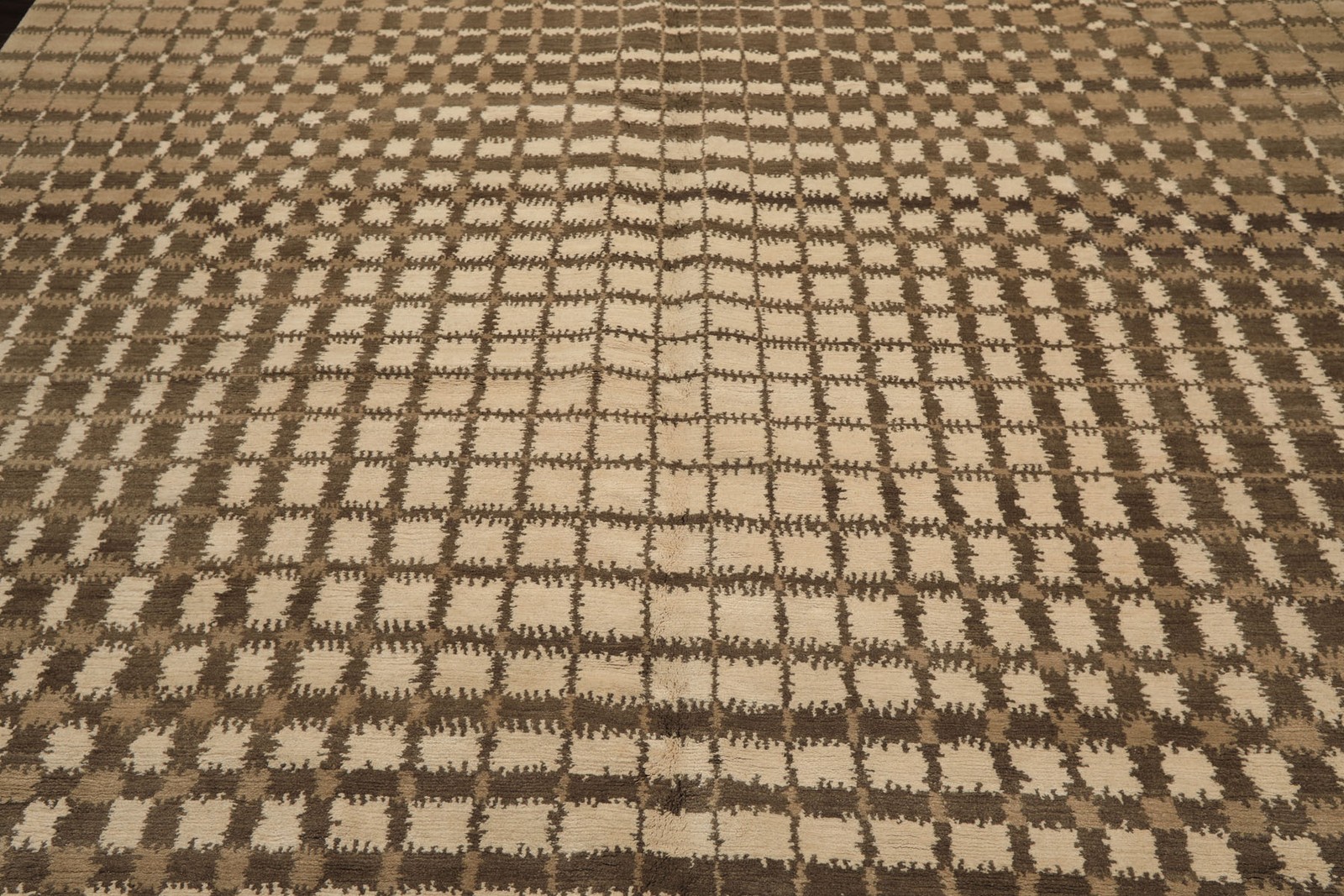 7’11”x8’1” Tibetano Hand Knotted Wool Ivory Tibetan Modern Sunburst Rug