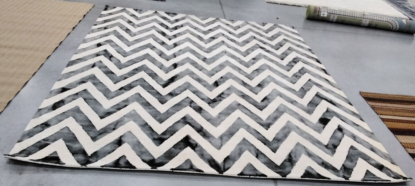 IVORY / CHARCOAL 8′ X 10′ Flaw in Rug, Reduced Price 1172730528 DDY715D-8