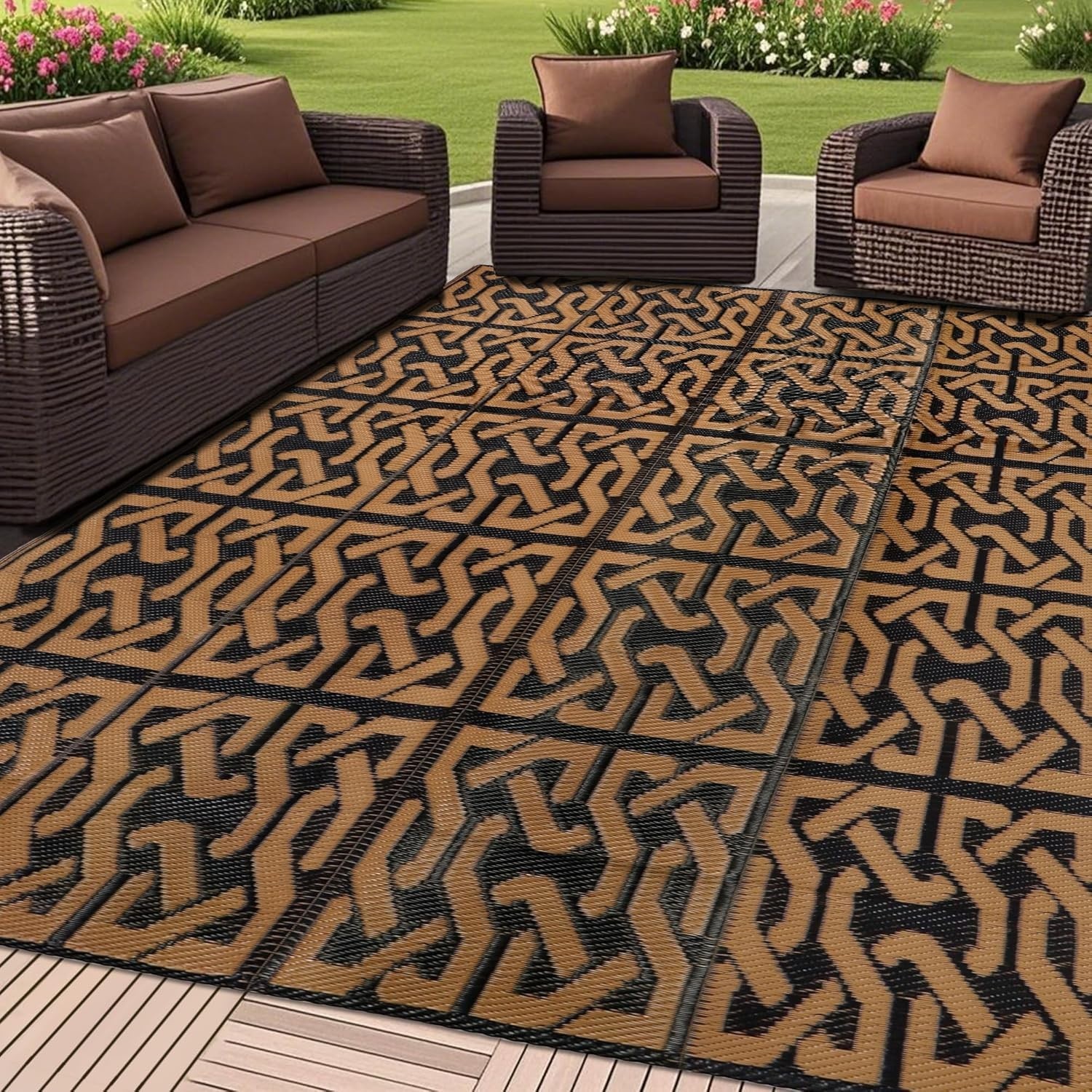 Durable & Lightweight Reversible Plastic Straw Rug – 5′ x 8′ for Outdoor Spaces