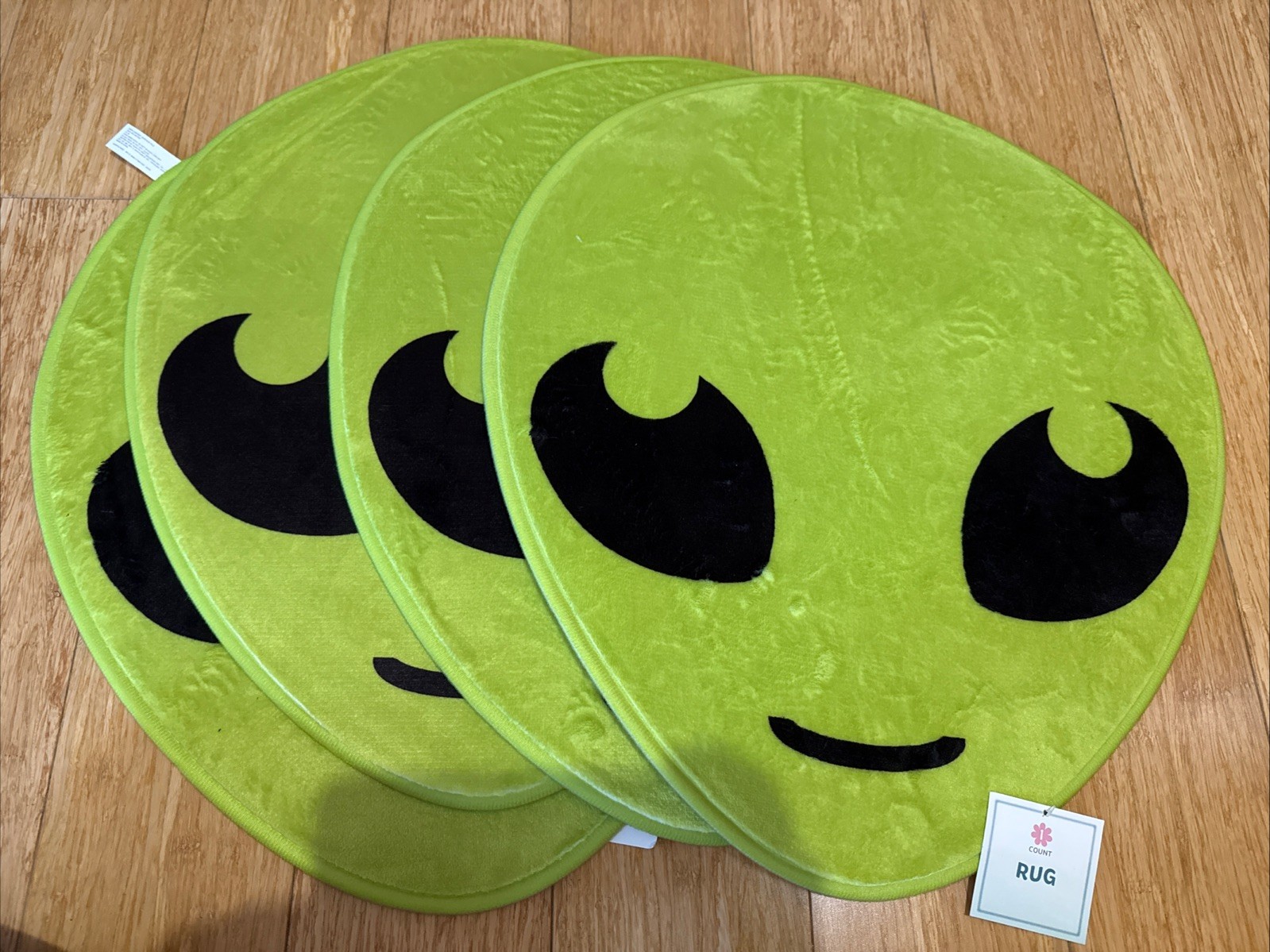Green Alien Head Decorative Area Rug 20″ x 17.5″ X4