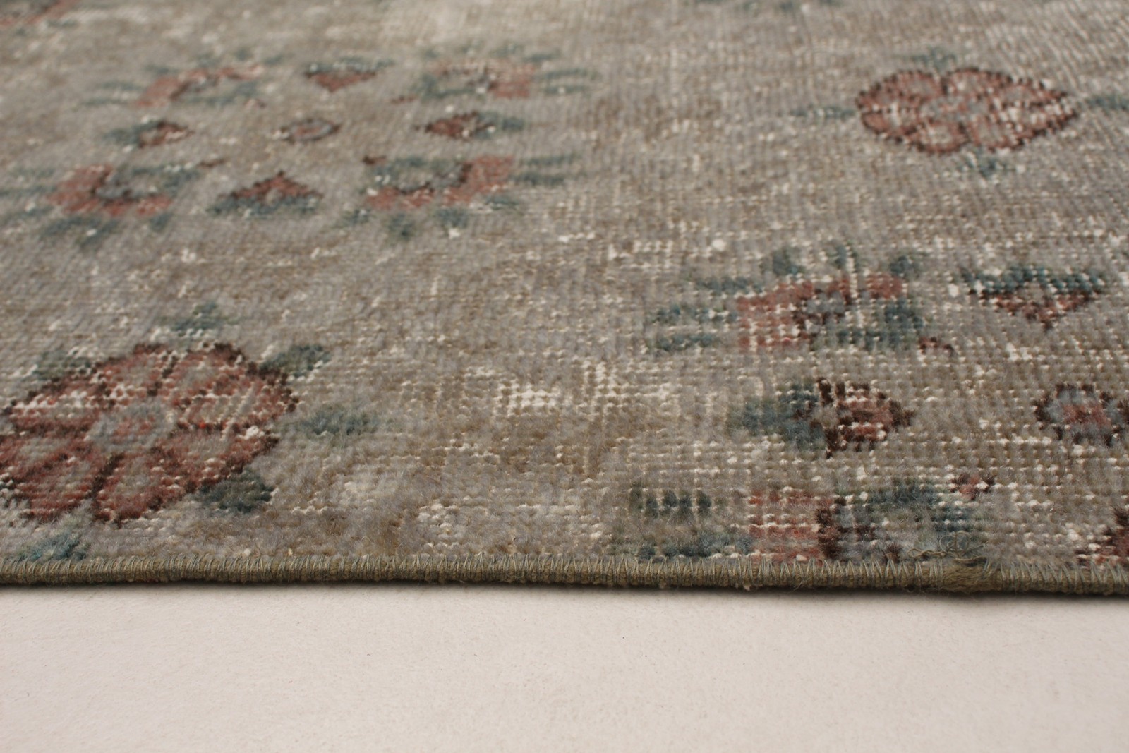 Vintage Hand-Knotted Area Rug 5’4″ x 9’3″ Traditional Oriental Wool Carpet