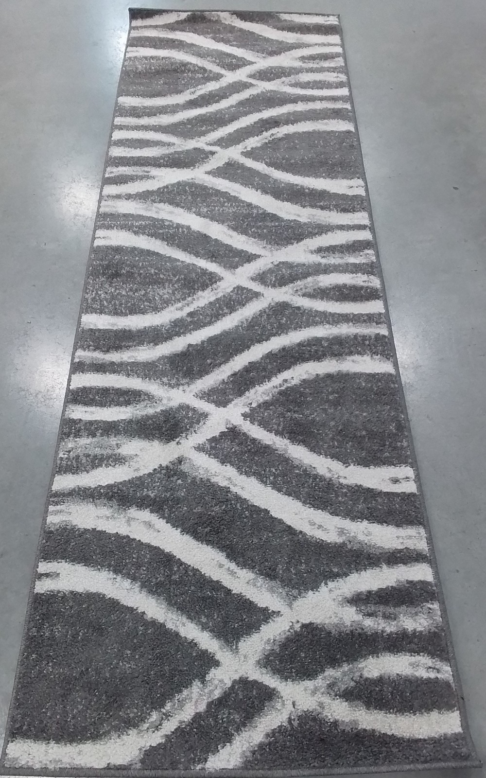 CHARCOAL / IVORY 2′-6″ x 8′-0″ Damaged Rug, Reduced Price 1172776418 ADR125R-28