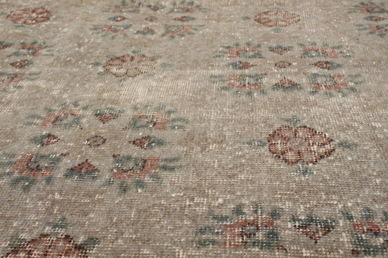 Vintage Hand-Knotted Area Rug 5’4″ x 9’3″ Traditional Oriental Wool Carpet