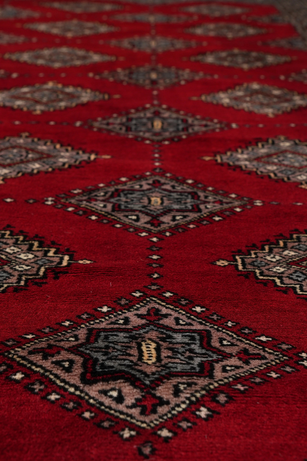 6.9 x 9 Jaldar Diamond Bokara Pattern Pakistan Rug #F-4611