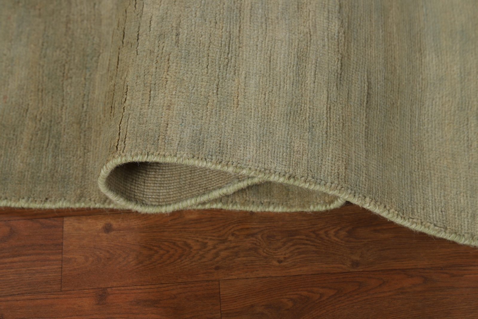Versatile Gabbeh Solid Design Green Wool Modern Foyer Rug Ideal for Any Room 5×6
