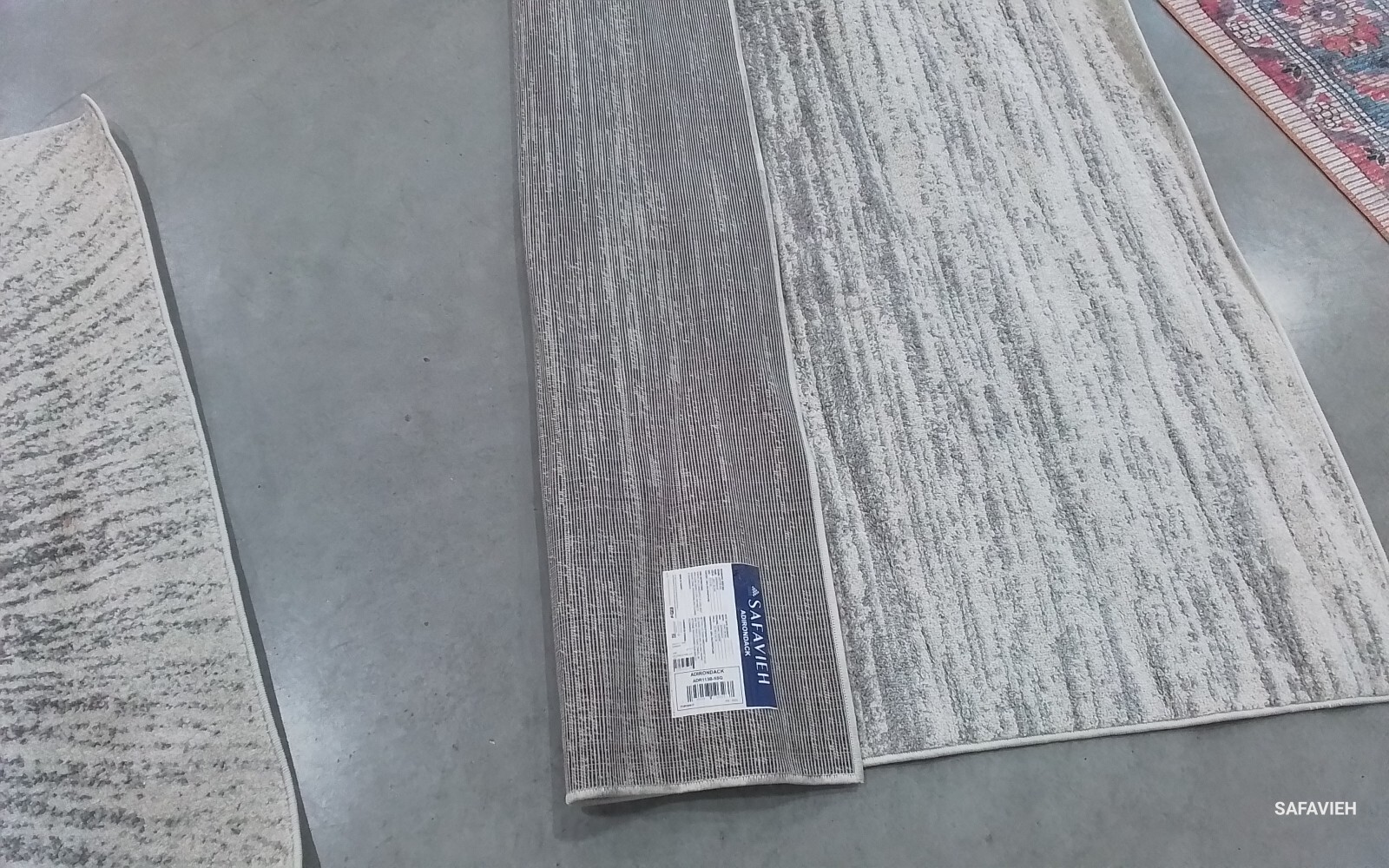 IVORY / SILVER 5′-0″ x 5′-0″ Back Stain Rug Reduced Price 1172760430 ADR113B-5SQ