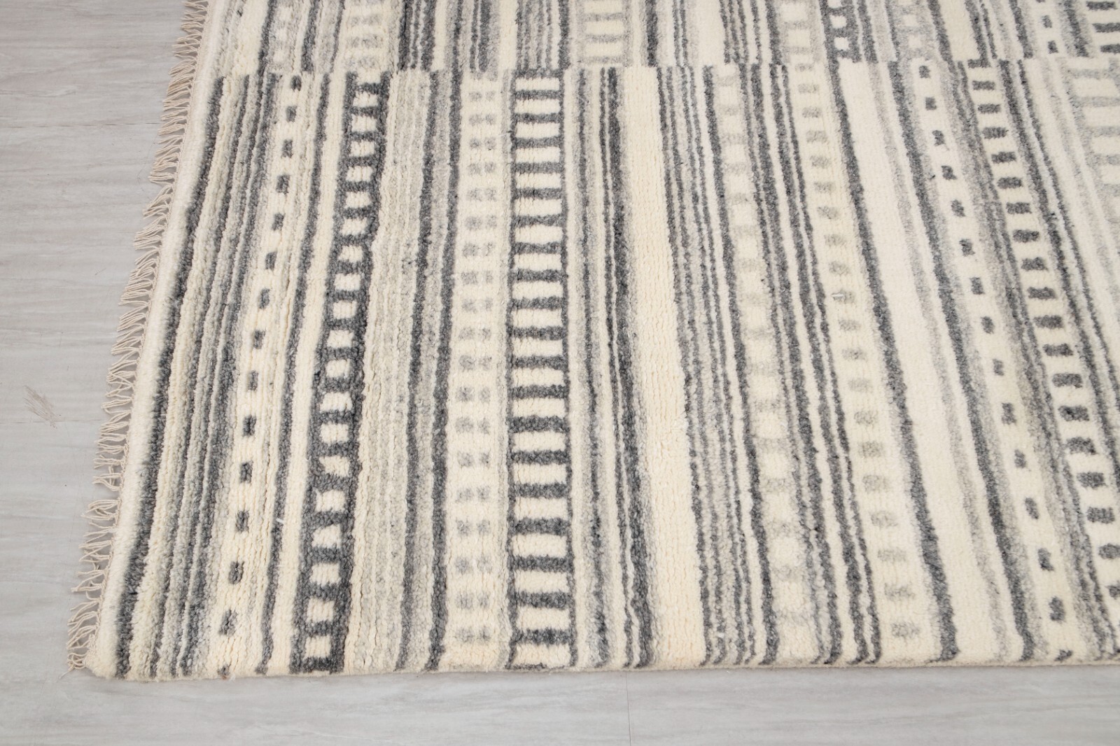 8×10 Ivory Grey Geometric Striped Pattern Soft Quality Wool Hand Knotted Rug