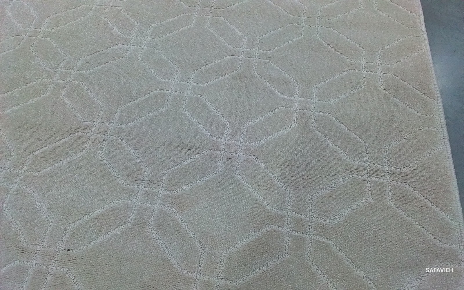 IVORY 6′-7″ x 9′-0″ Back Stain Rug, Reduced Price 1172762413 PNS406A-7