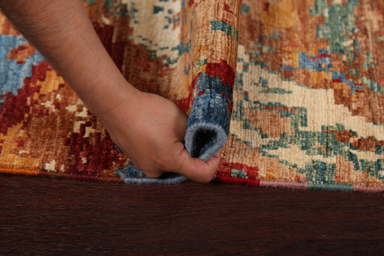 High-quality Modern Wool Rug 3×5 ft Eye-Catching Abstract Design Rug
