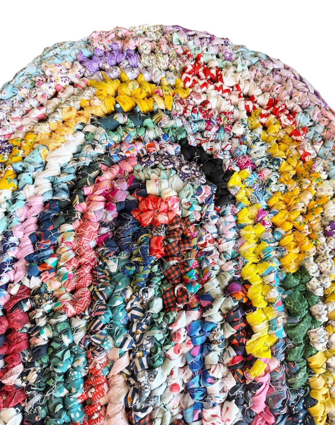 Amish Knot Rug in Multi Color Crocheted Cotton Broadcloth Strips 23″ – 33″ Oval
