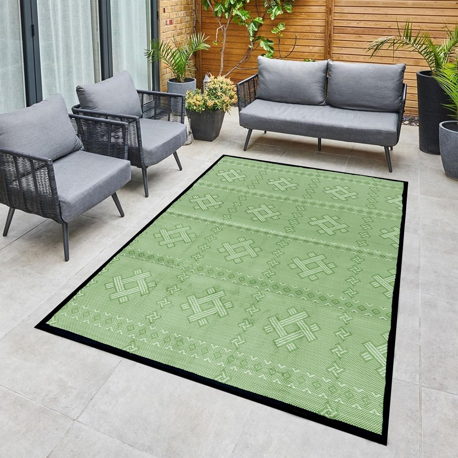 Stylish Recycled Plastic Outdoor Rug 5′ x 3.3′ – Perfect for Gardens & Balconies