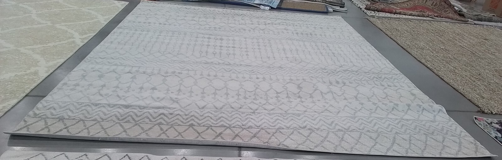 IVORY / LIT GREY 12′ X 15′ Back Stain Rug, Reduced Price 1172761173 TUL270D-1215