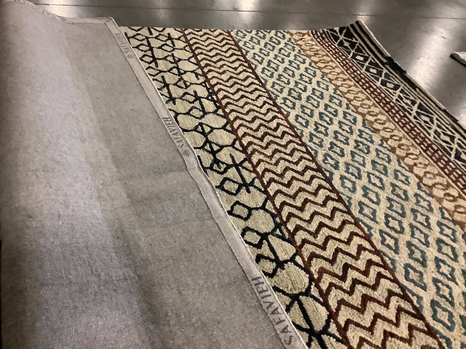 IVORY / CHARCOAL 7′ X 7′ SQ Flaw in Rug, Reduced Price 1172671110 CPR502A-7SQ
