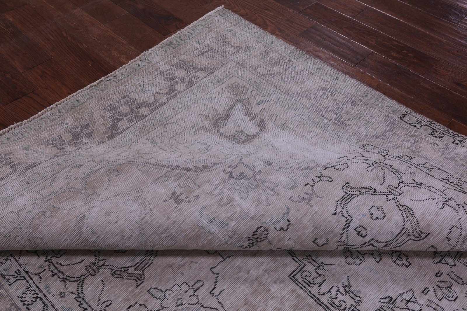 Vintage White Wash Handmade Rug 6′ 7″ X 9′ 9″ – Q19508
