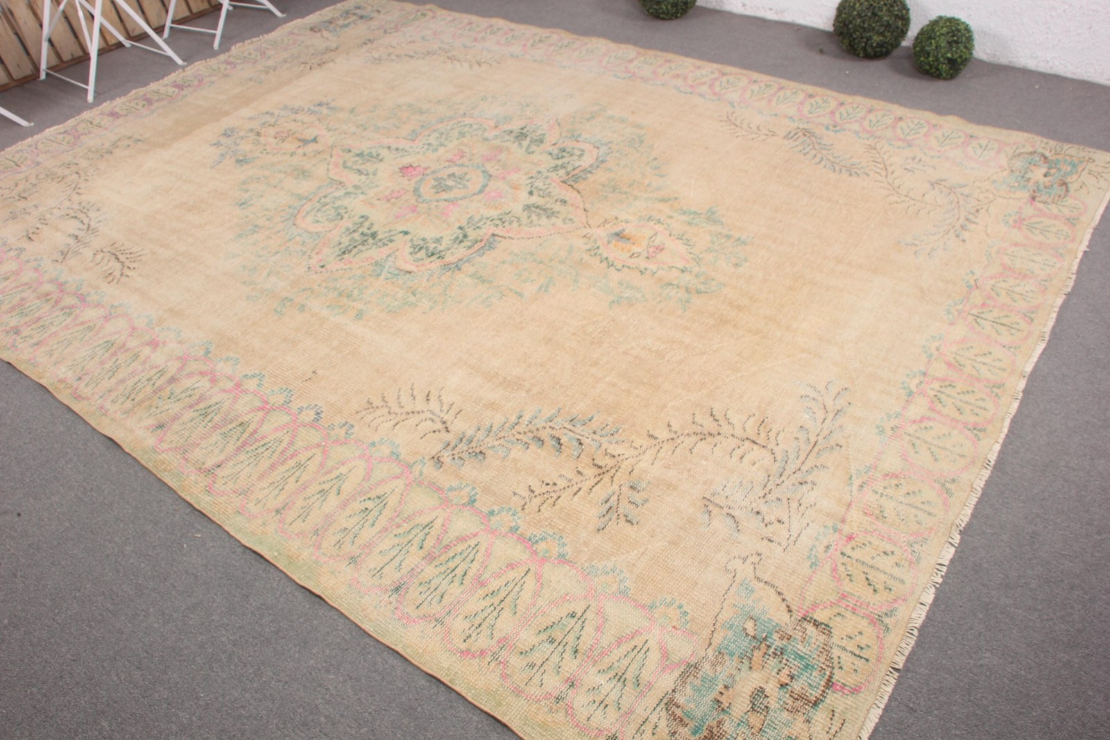 Vintage Rug, 8,1×10,8 ft Oversize Rug, Beige Floral paisley Wool Turkish Rug