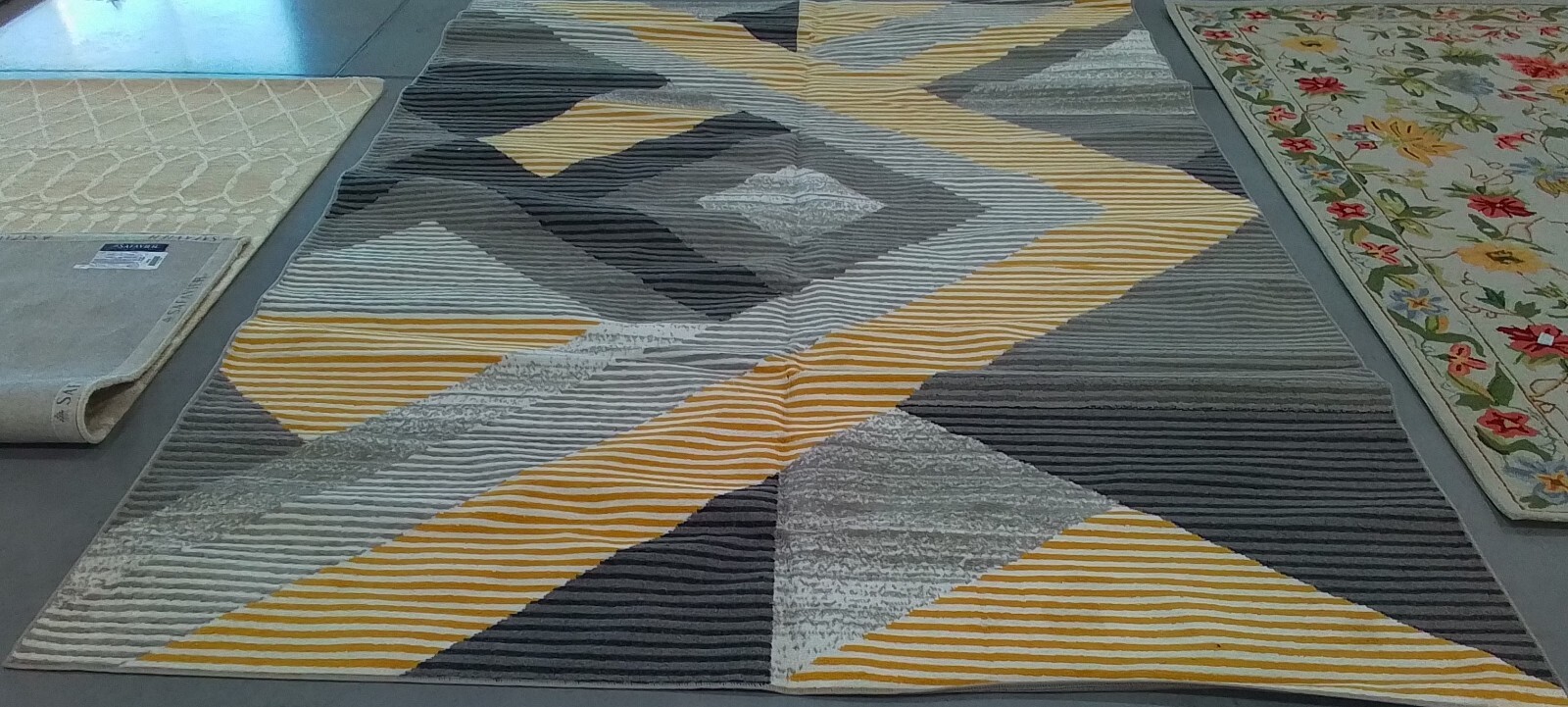 GREY / IVORY GOLD 9′-0″ x 12′-0″ Flaw in Rug, Reduced Price 1172771881 PYR240F-9