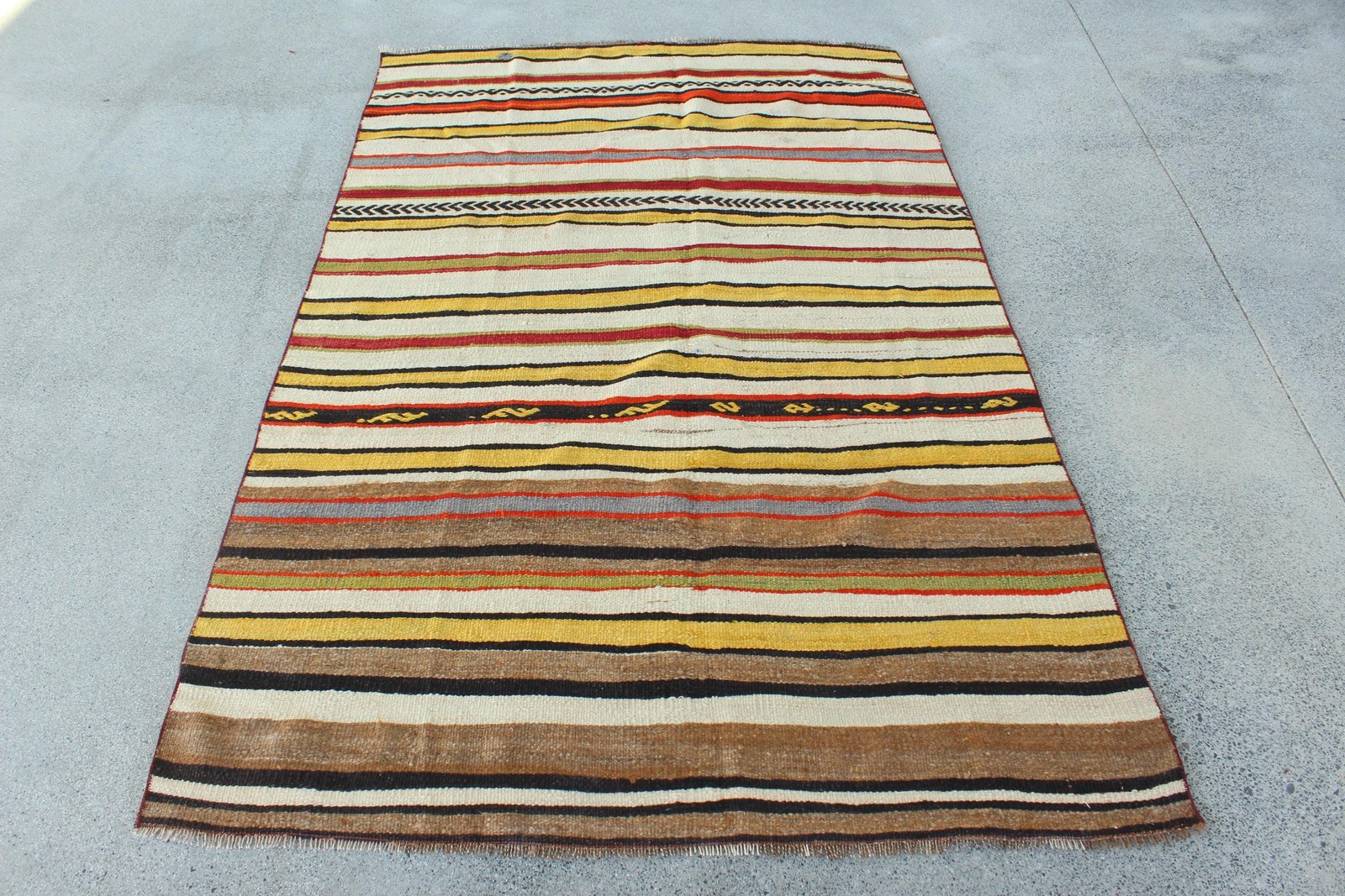 Vintage Turkish Rug, Area 4,4×6,8 ft (135×208 cm) Rug, Brown Ikat Wool Rug