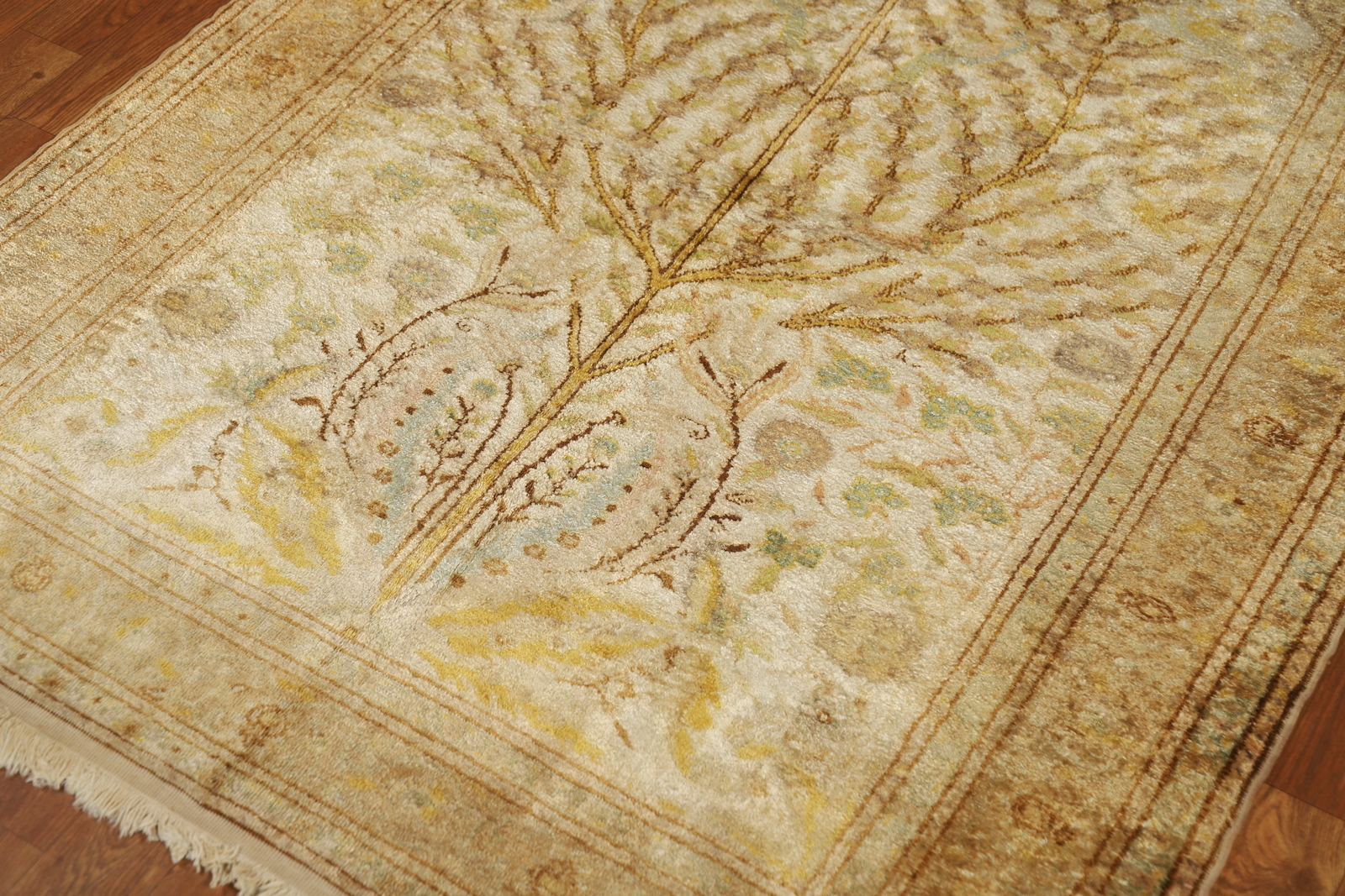Vintage Silk Ivory Hereke Turkish Rug Hand-knotted Carpet 4×6