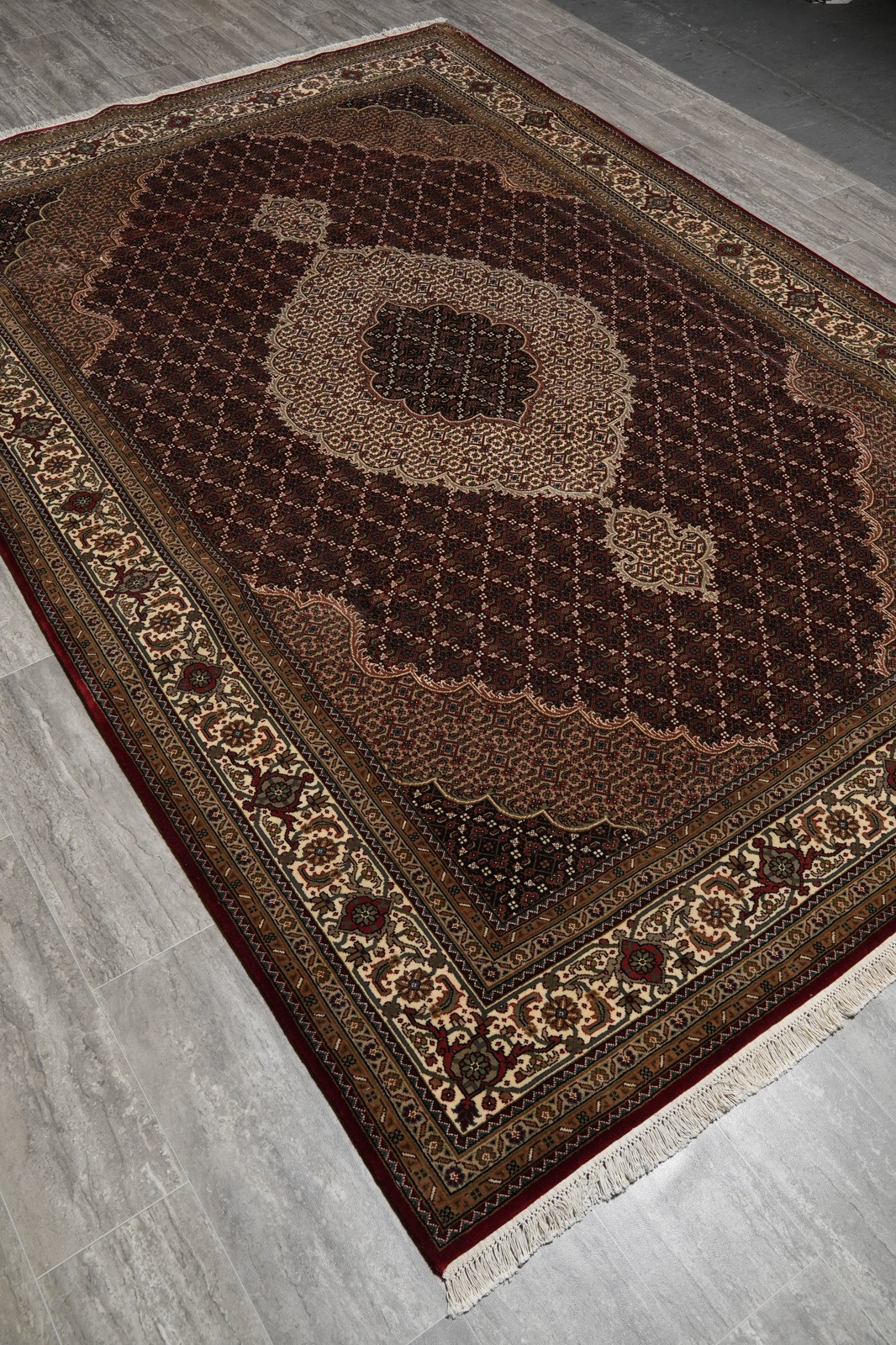 6.7 x 9.9 Mahii Tabriiz Rug Wool and Silk #F-3058