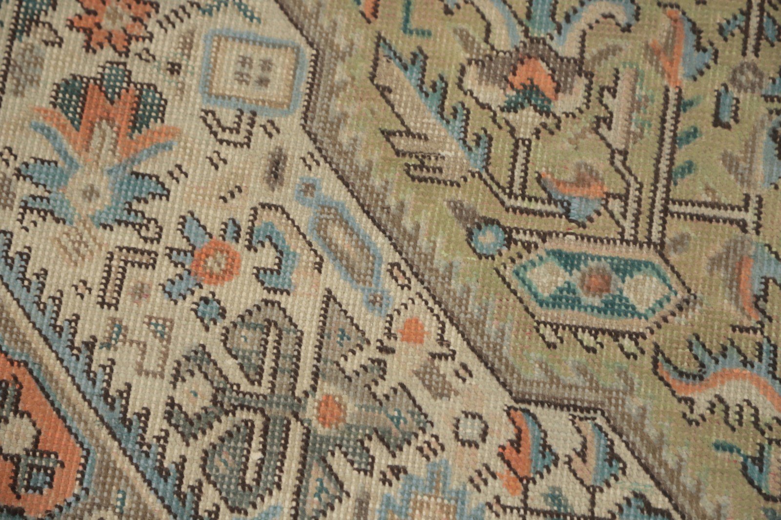 Traditional Rug 6×9 with Intricate Border & Medallion Design Green Carpet